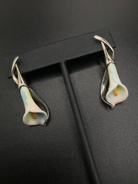 FRANZ Handcrafted Porcelain Calla Lily Drop Earrings - Pastel White